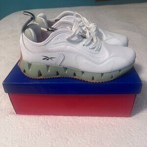 Reebok Dynamica Sneaker